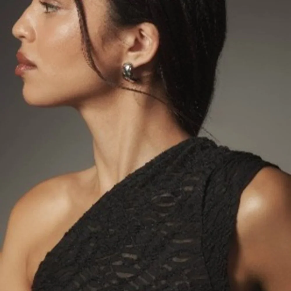 BLACK Textured One-Shoulder Top - Picture 2 of 3